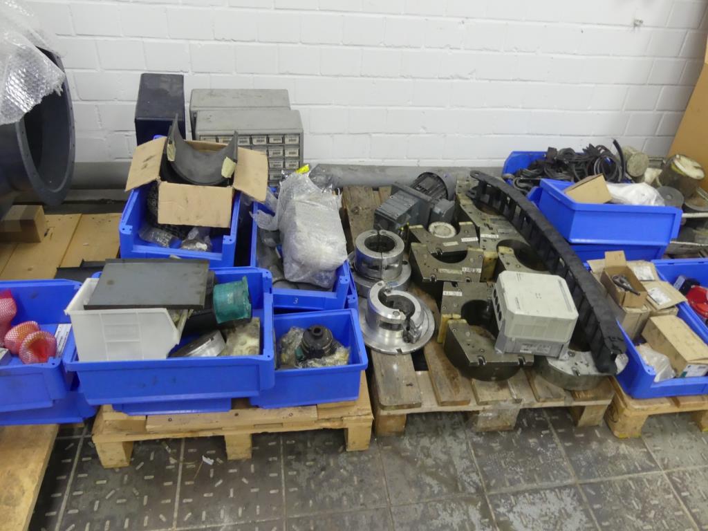 Maquinaria y accesorios de una antigua imprenta de huecograbado-13