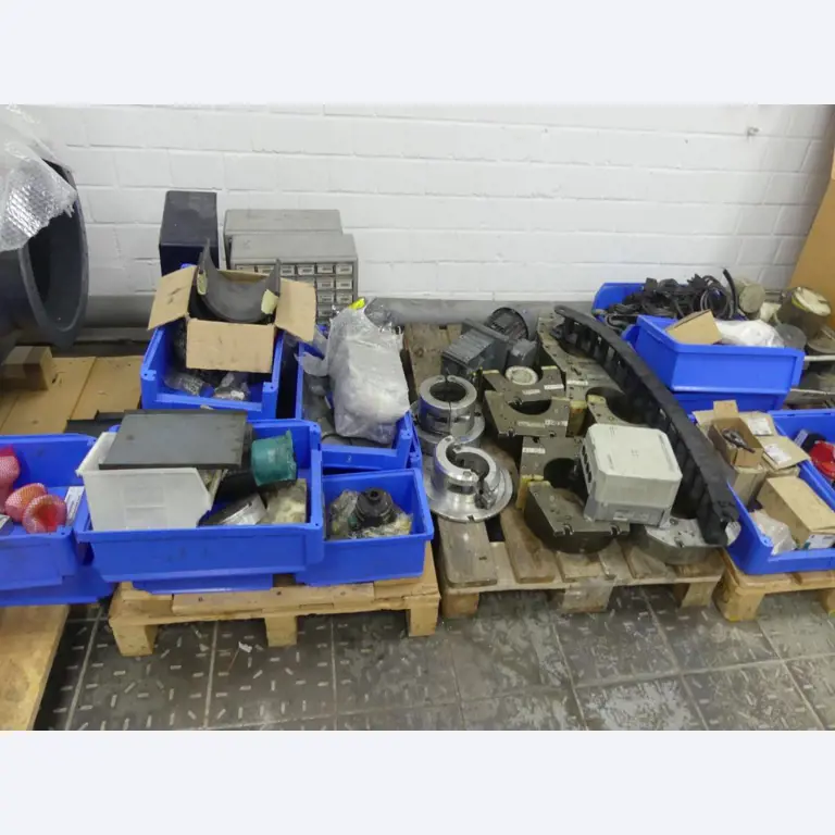 Equipement mécanique et accessoires d'une ancienne imprimerie en héliogravure-13