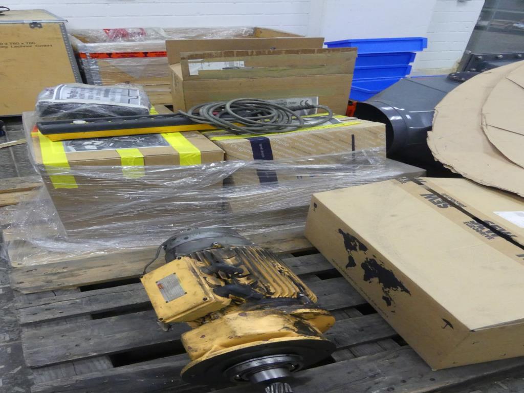 Maquinaria y accesorios de una antigua imprenta de huecograbado-15