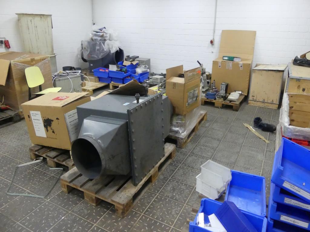 Maquinaria y accesorios de una antigua imprenta de huecograbado-2