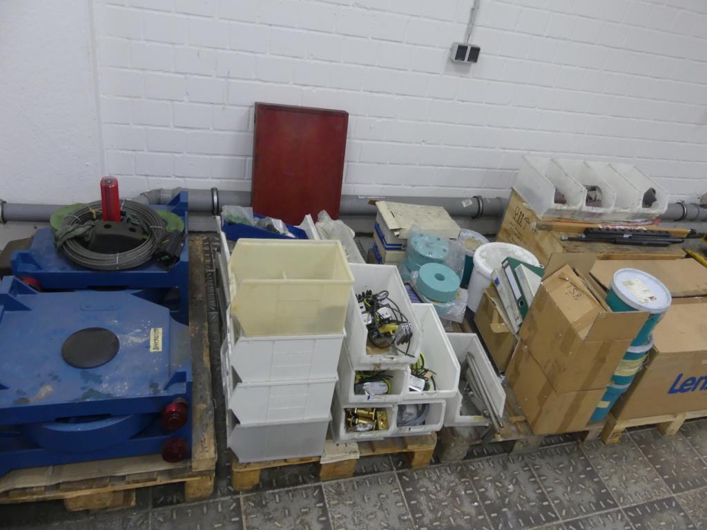 Maquinaria y accesorios de una antigua imprenta de huecograbado-8