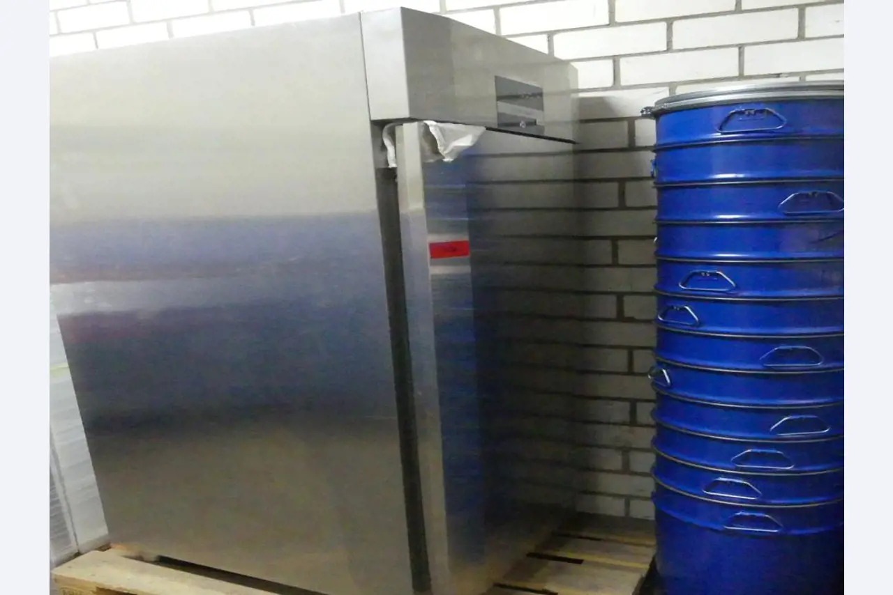 Stroje a příslušenství z bývalé hlubotiskové tiskárny-1