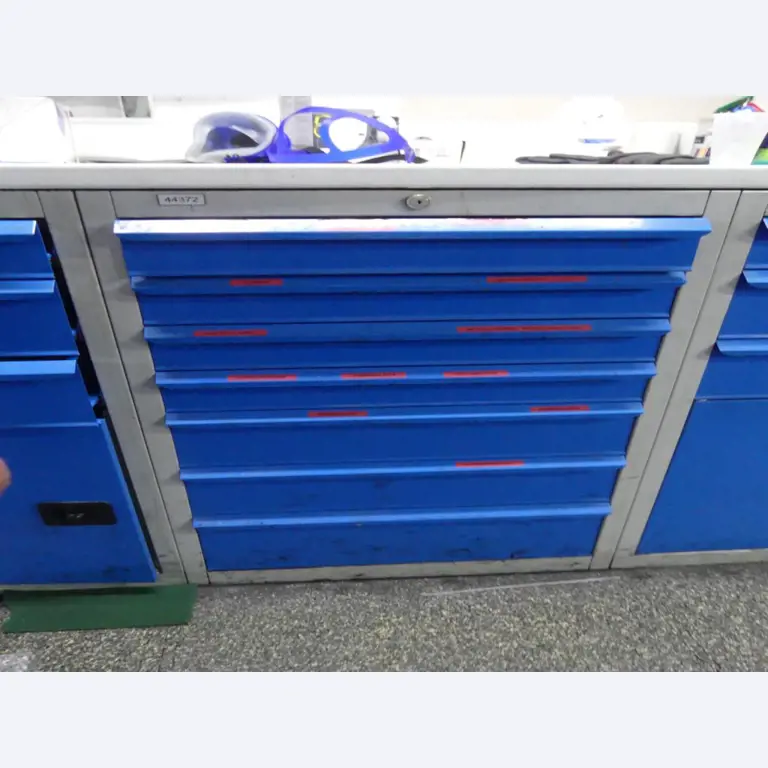 Equipement mécanique et accessoires d'une ancienne imprimerie en héliogravure-5