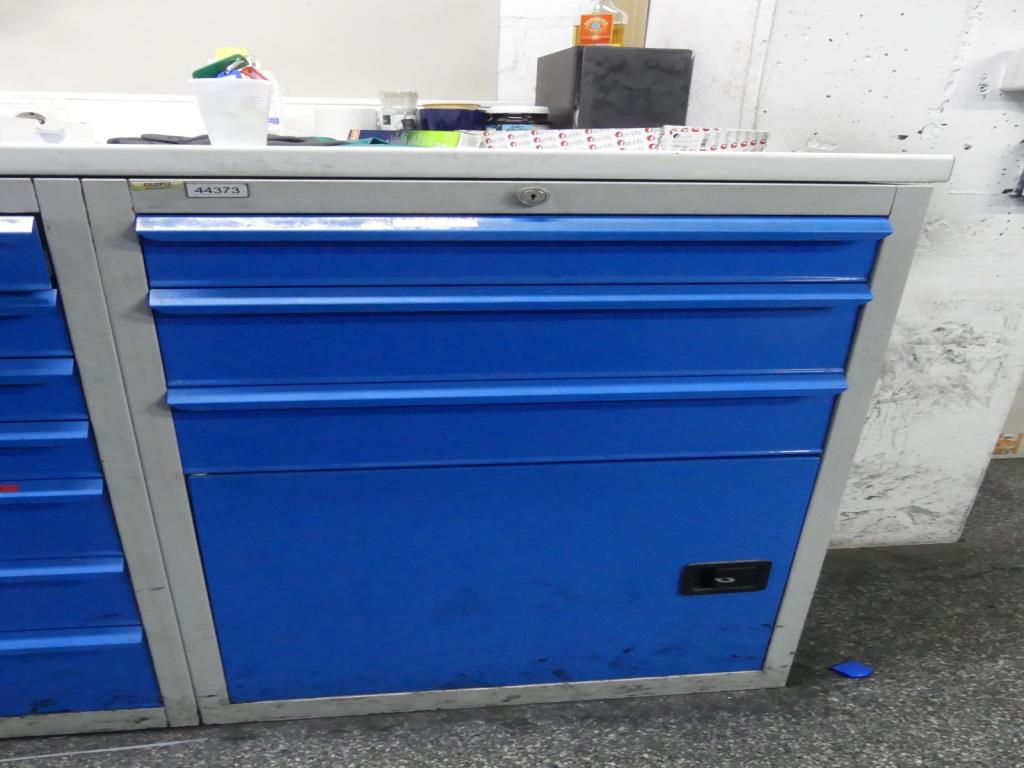 Maquinaria y accesorios de una antigua imprenta de huecograbado-6