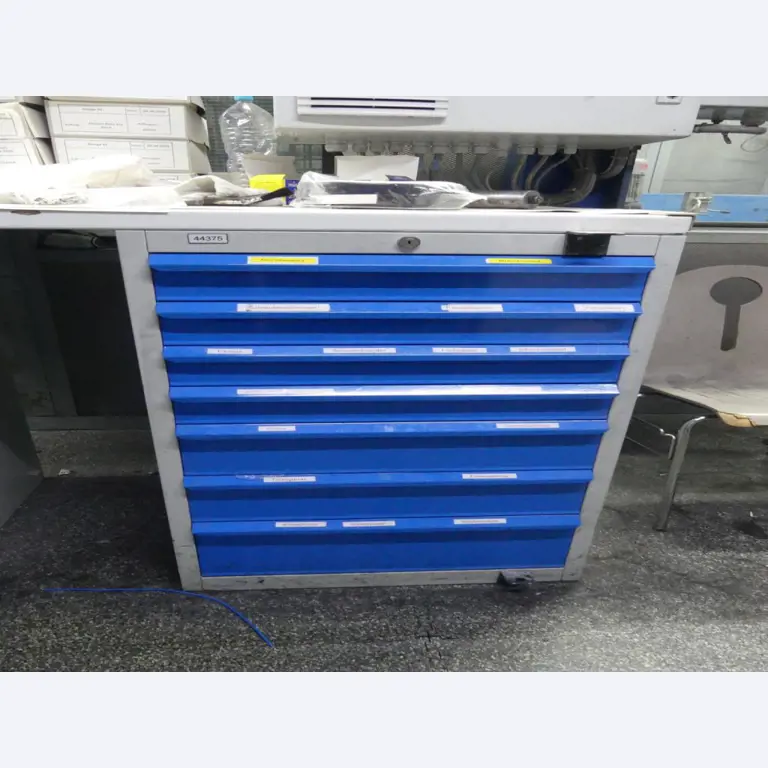 Equipement mécanique et accessoires d'une ancienne imprimerie en héliogravure-8