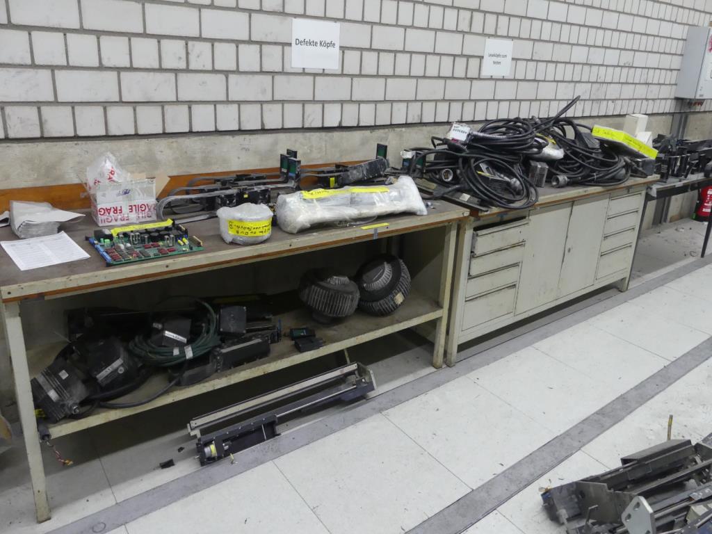 Maquinaria y accesorios de una antigua imprenta de huecograbado-7