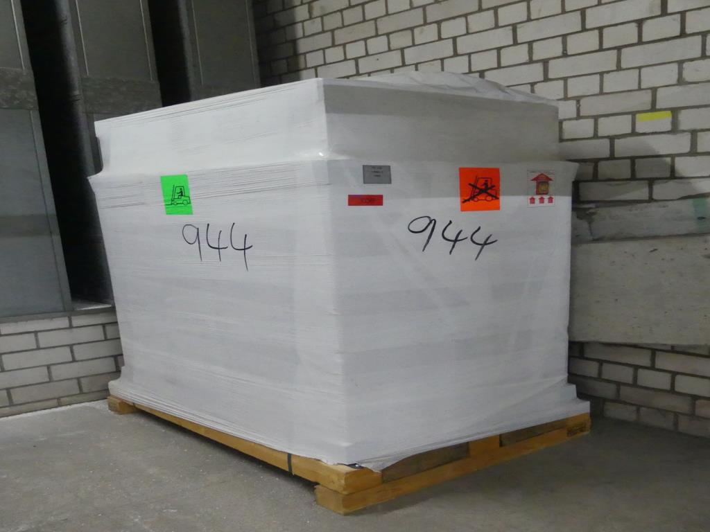 Maquinaria y accesorios de una antigua imprenta de huecograbado-1