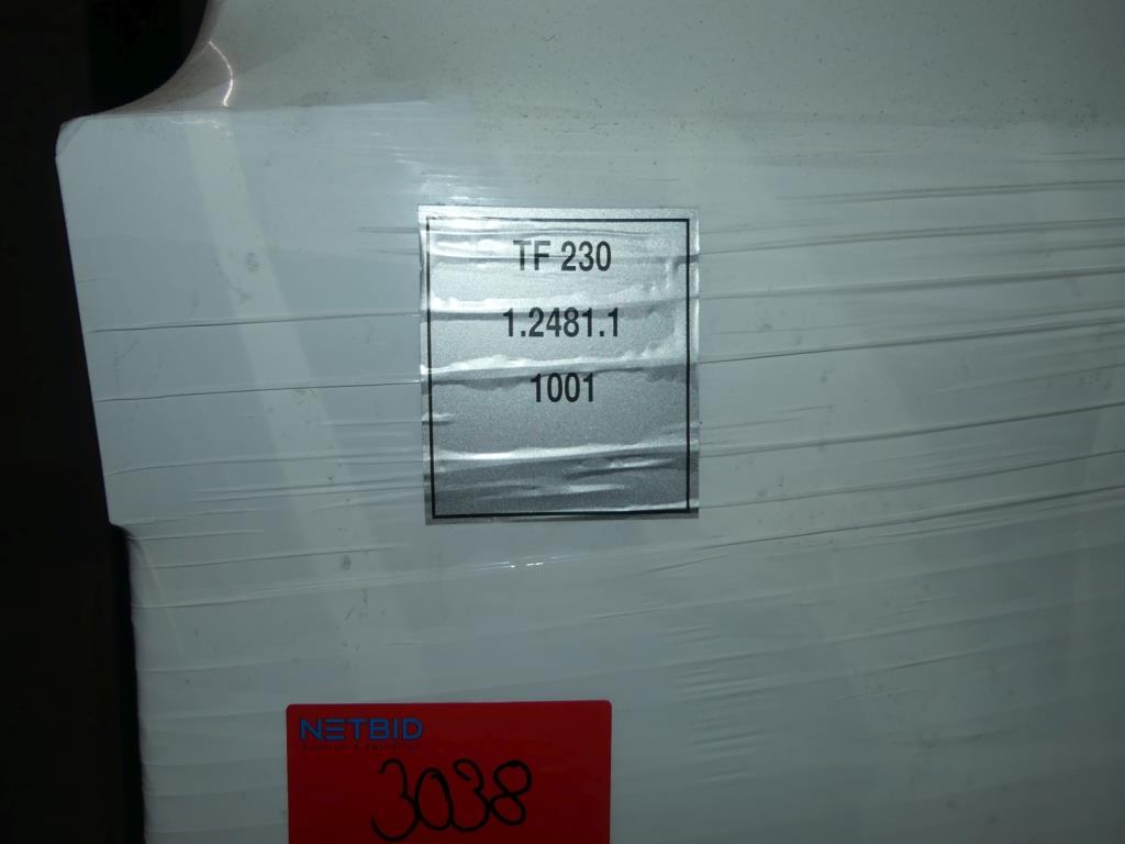 Maquinaria y accesorios de una antigua imprenta de huecograbado-2