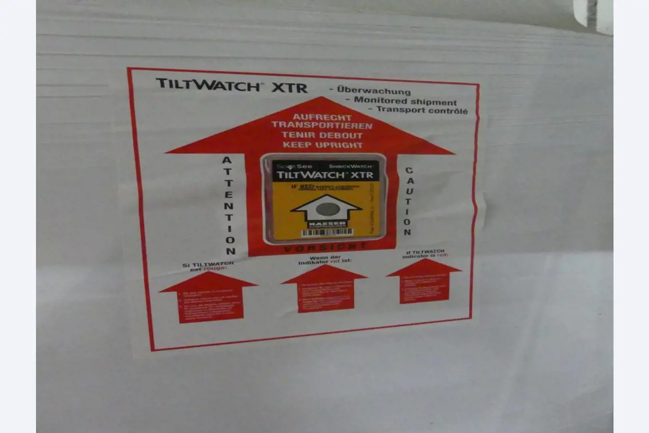 Equipement mécanique et accessoires d'une ancienne imprimerie en héliogravure-3