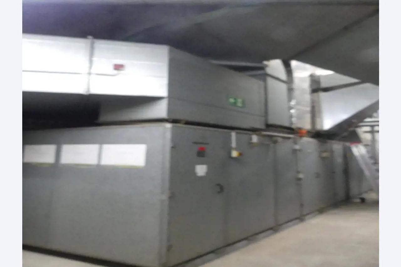 Maschinelle Einrichtung sowie Zubehör einer ehemaligen Tiefdruckerei-2