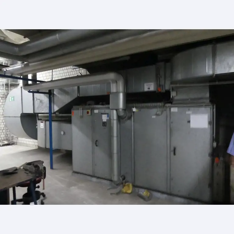 Maschinelle Einrichtung sowie Zubehör einer ehemaligen Tiefdruckerei-3