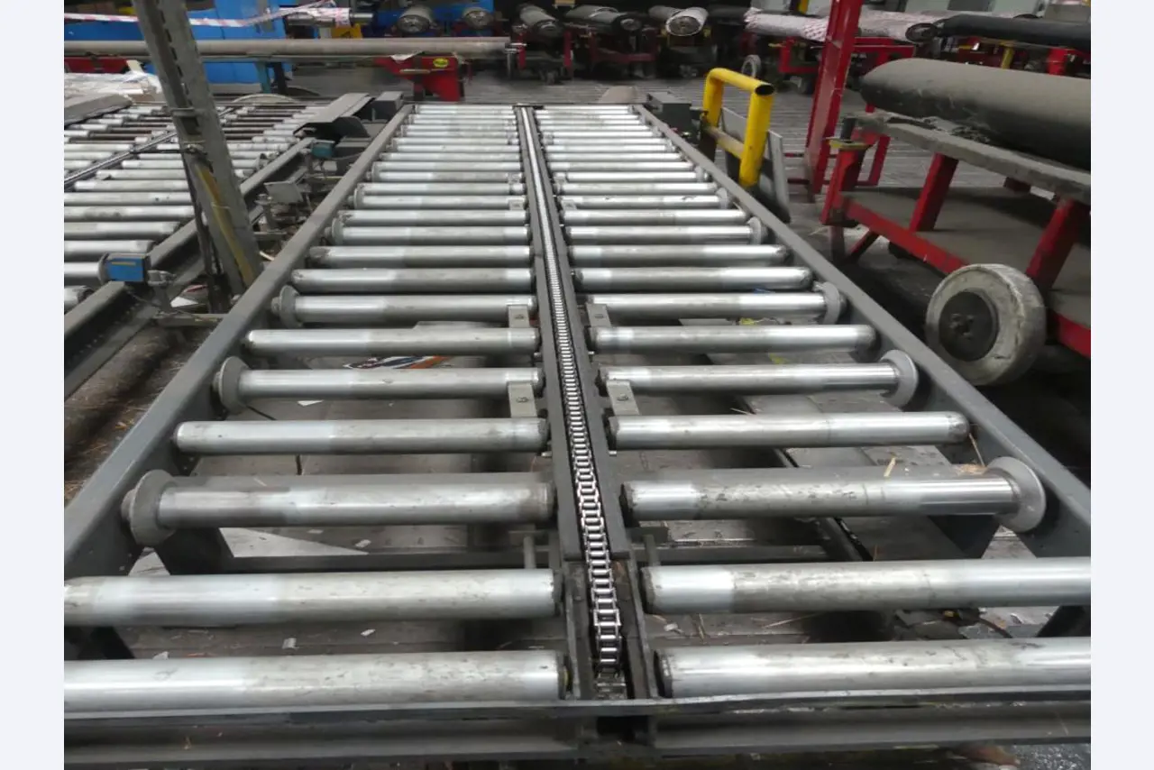 Equipement mécanique et accessoires d'une ancienne imprimerie en héliogravure-3