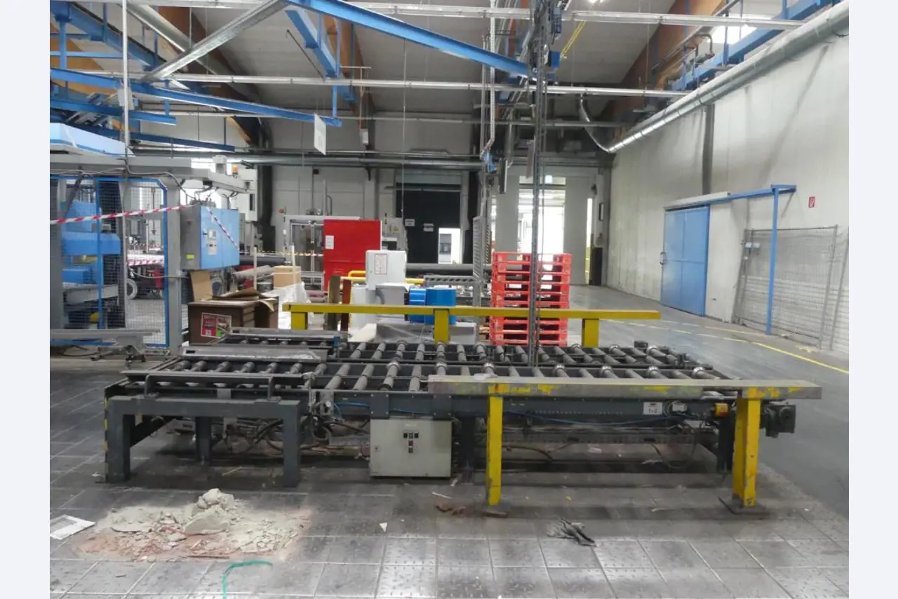 Equipement mécanique et accessoires d'une ancienne imprimerie en héliogravure-4