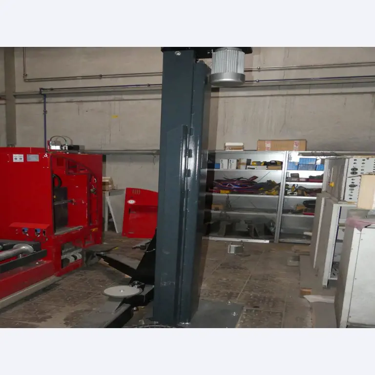 Equipement mécanique et accessoires d'une ancienne imprimerie en héliogravure-1