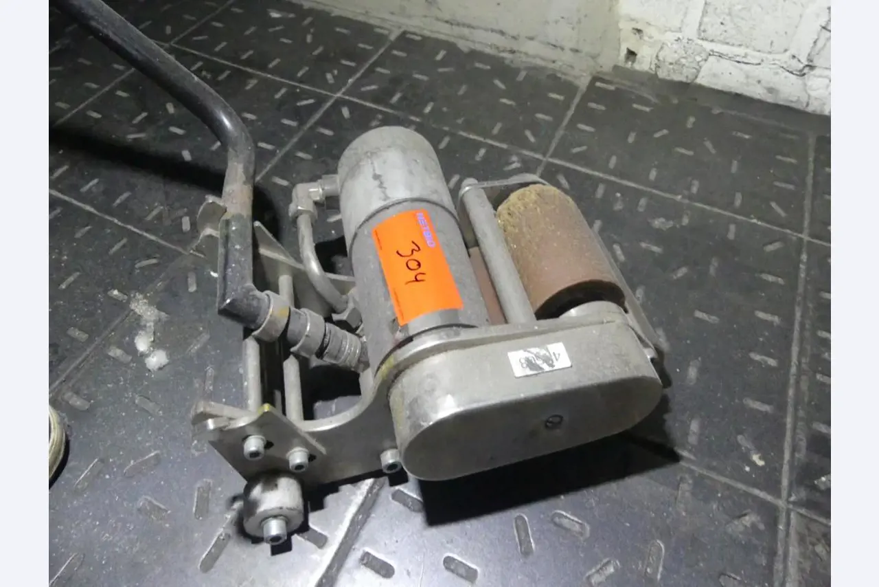 Maquinaria y accesorios de una antigua imprenta de huecograbado-1