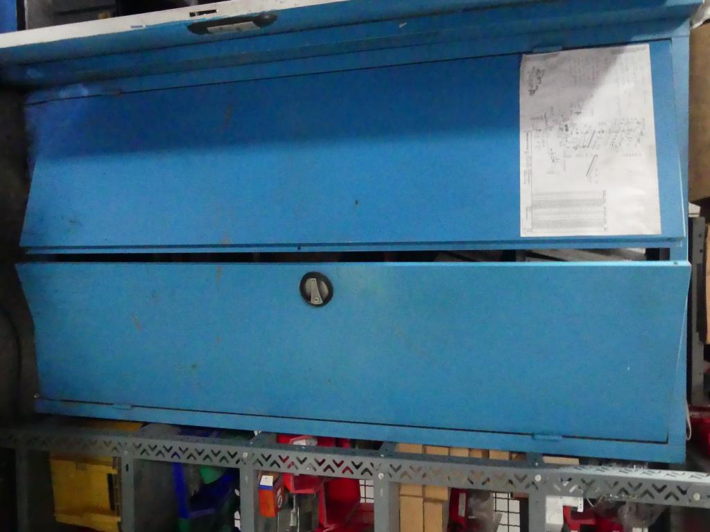 Maquinaria y accesorios de una antigua imprenta de huecograbado-9