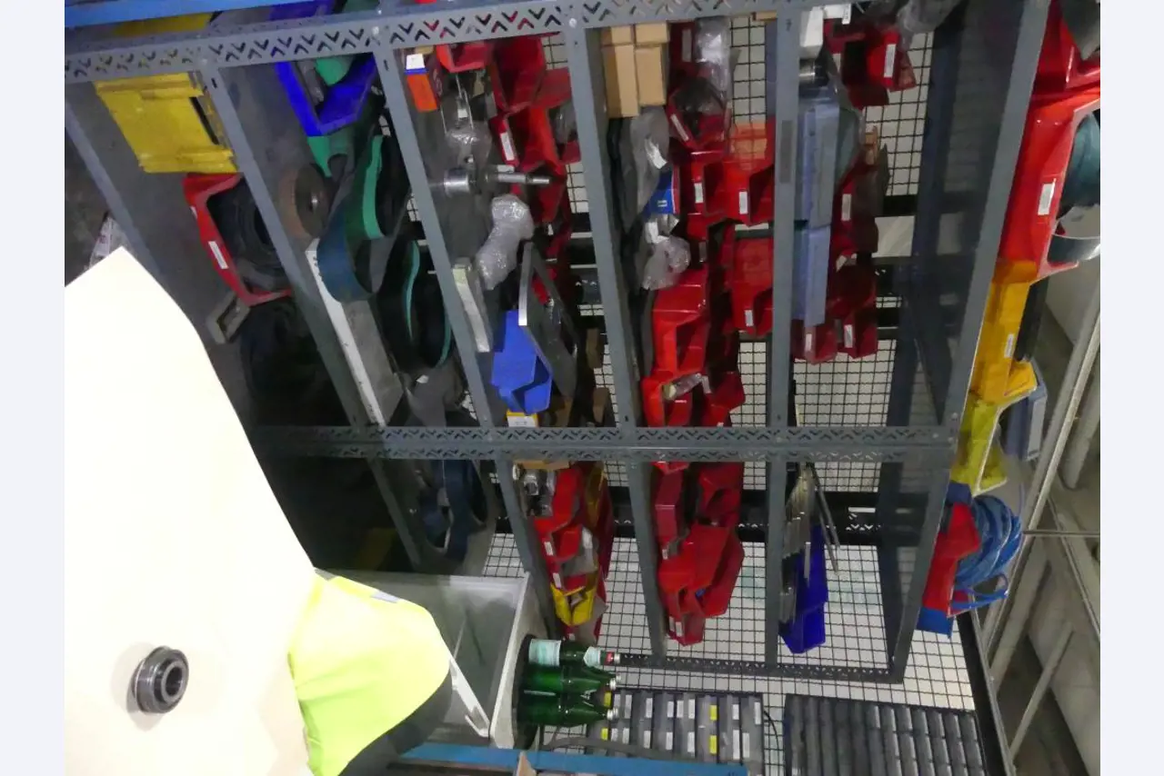 Equipement mécanique et accessoires d'une ancienne imprimerie en héliogravure-10