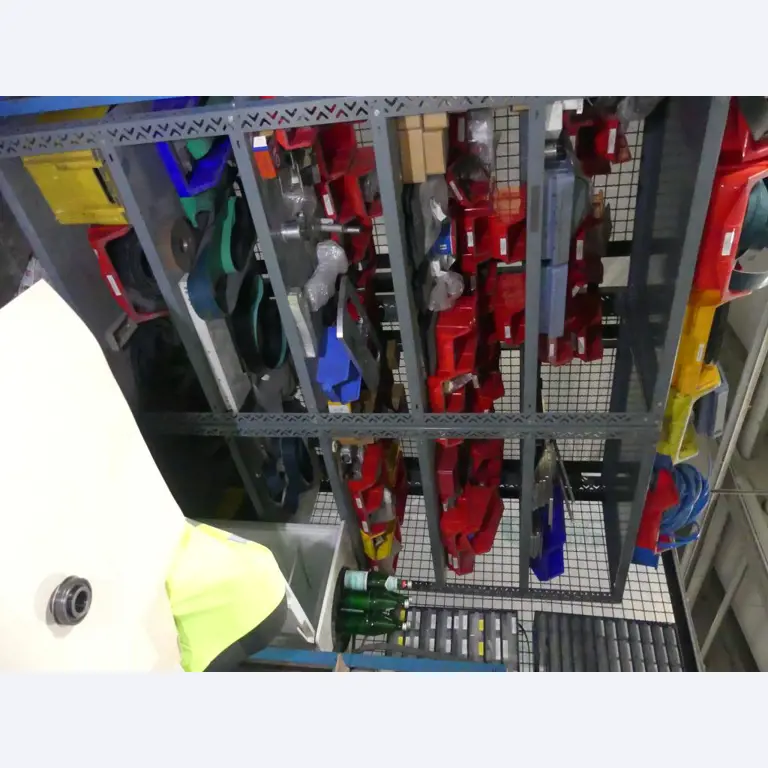 Equipement mécanique et accessoires d'une ancienne imprimerie en héliogravure-10