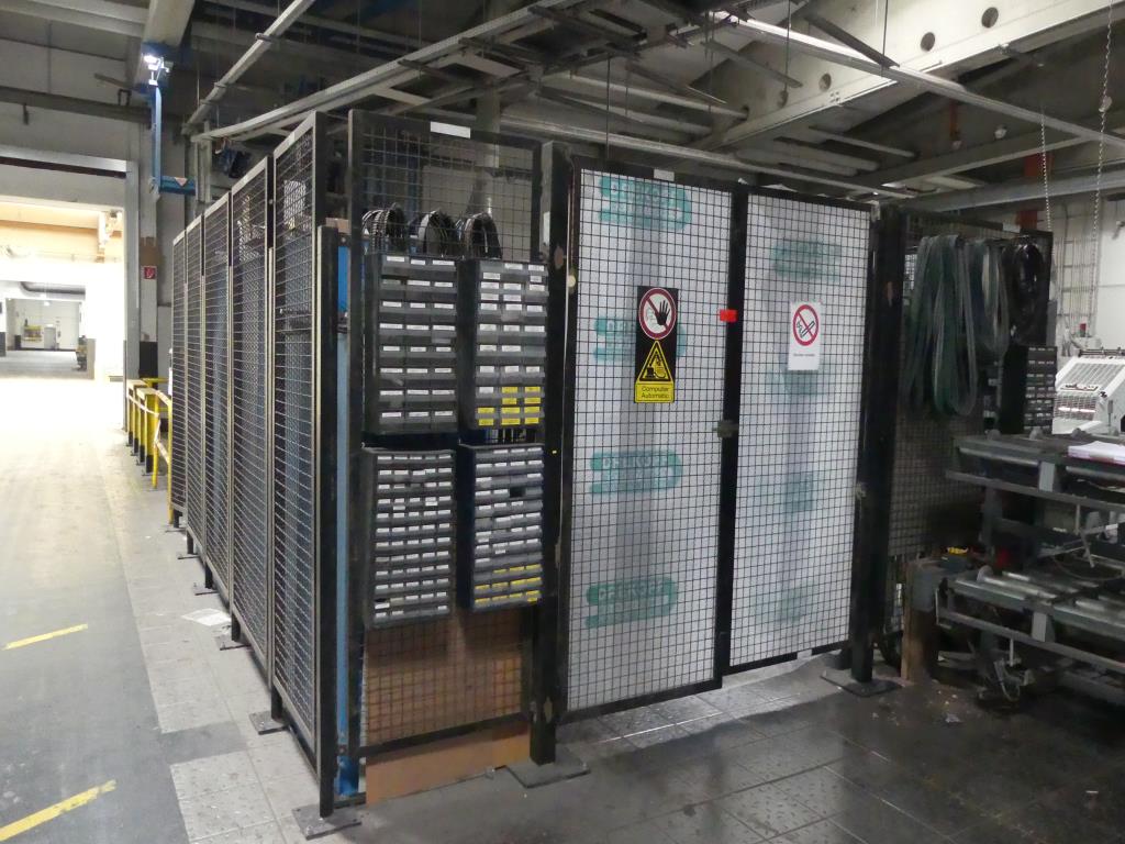 Maquinaria y accesorios de una antigua imprenta de huecograbado-1