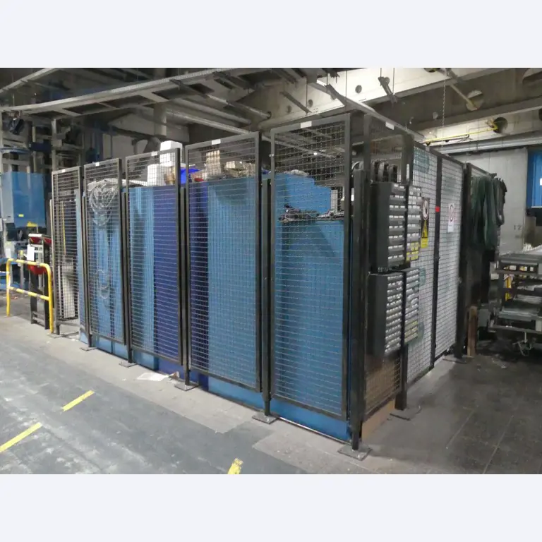 Equipement mécanique et accessoires d'une ancienne imprimerie en héliogravure-2