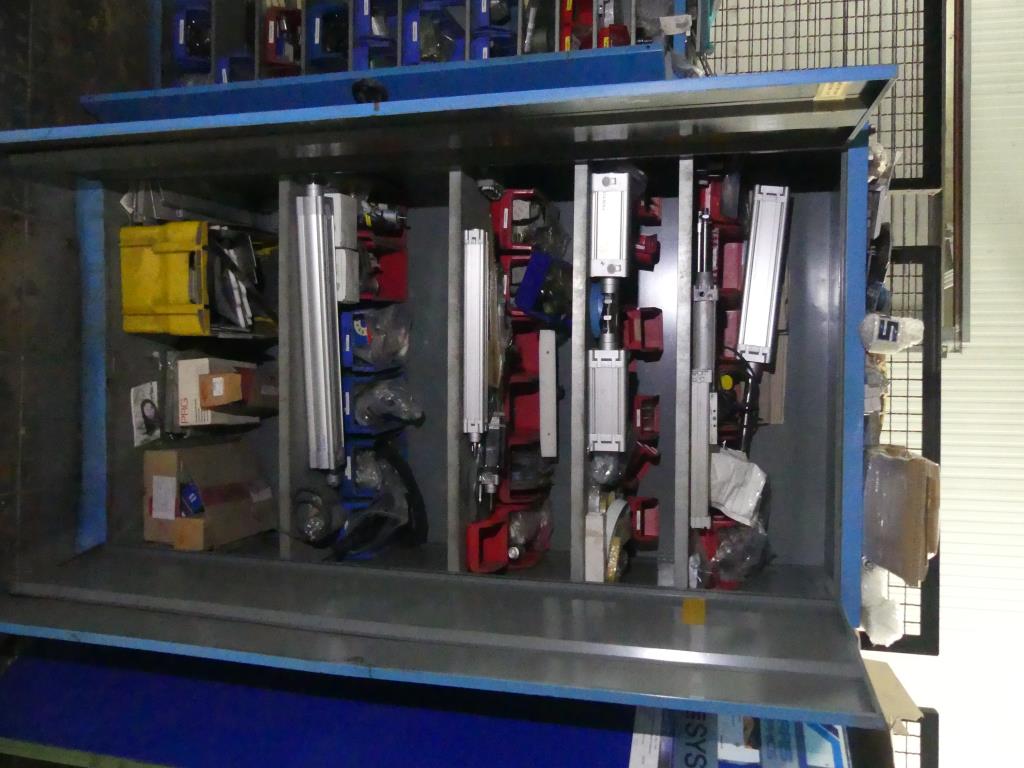 Maquinaria y accesorios de una antigua imprenta de huecograbado-4