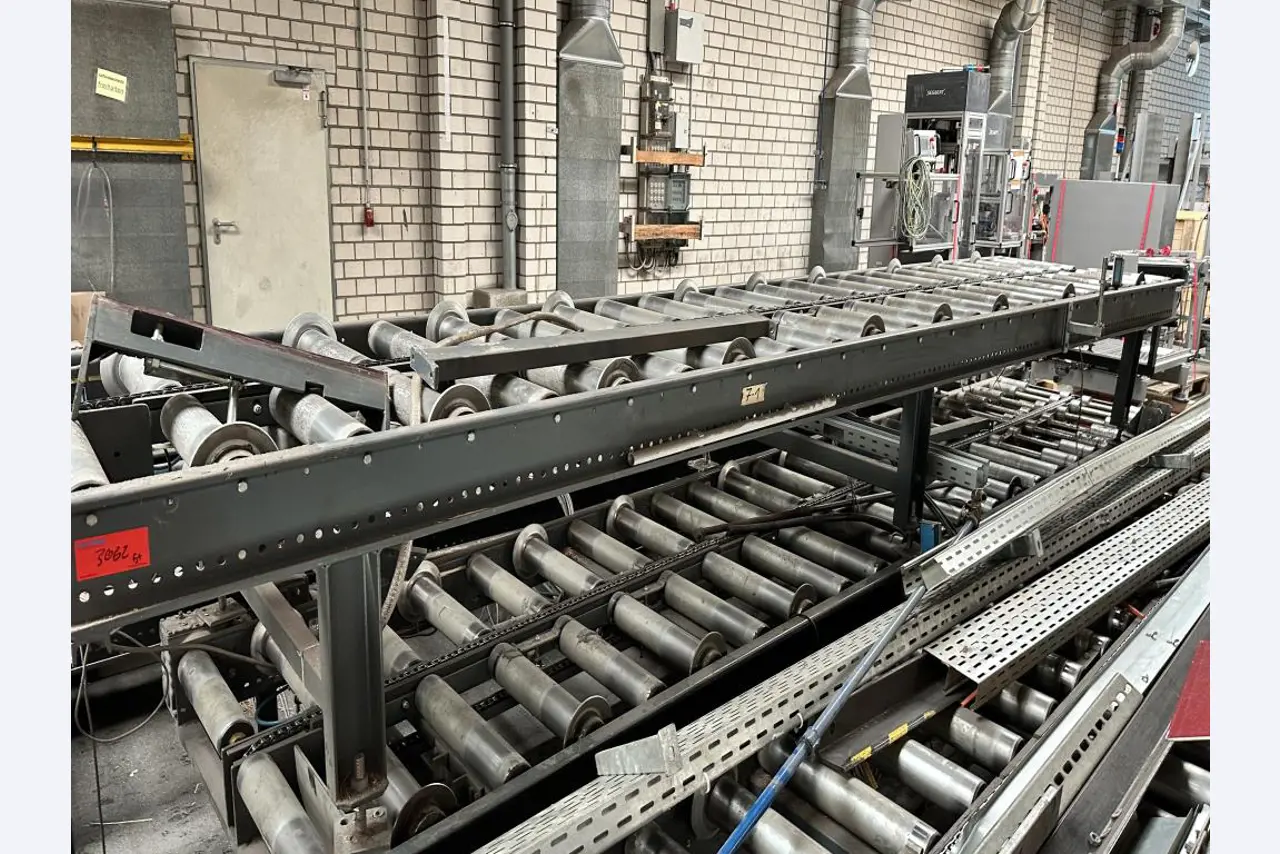 Equipement mécanique et accessoires d'une ancienne imprimerie en héliogravure-2