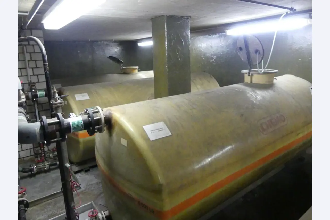 Maschinelle Einrichtung sowie Zubehör einer ehemaligen Tiefdruckerei-2