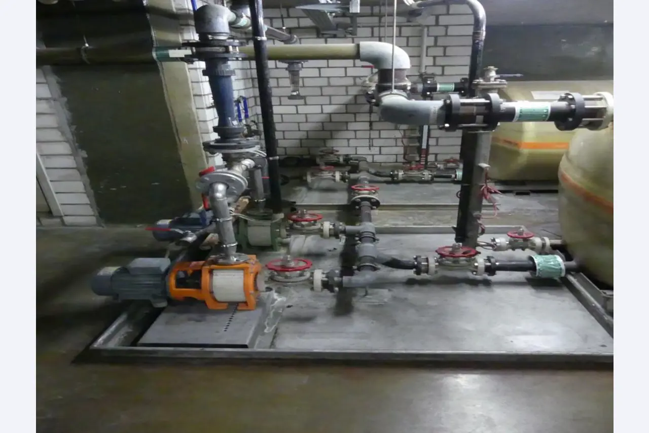 Maschinelle Einrichtung sowie Zubehör einer ehemaligen Tiefdruckerei-4