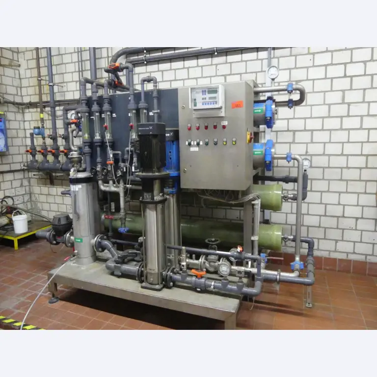 Equipement mécanique et accessoires d'une ancienne imprimerie en héliogravure-1