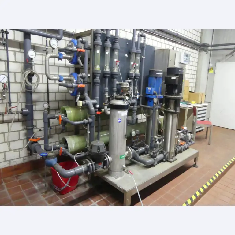 Equipement mécanique et accessoires d'une ancienne imprimerie en héliogravure-2