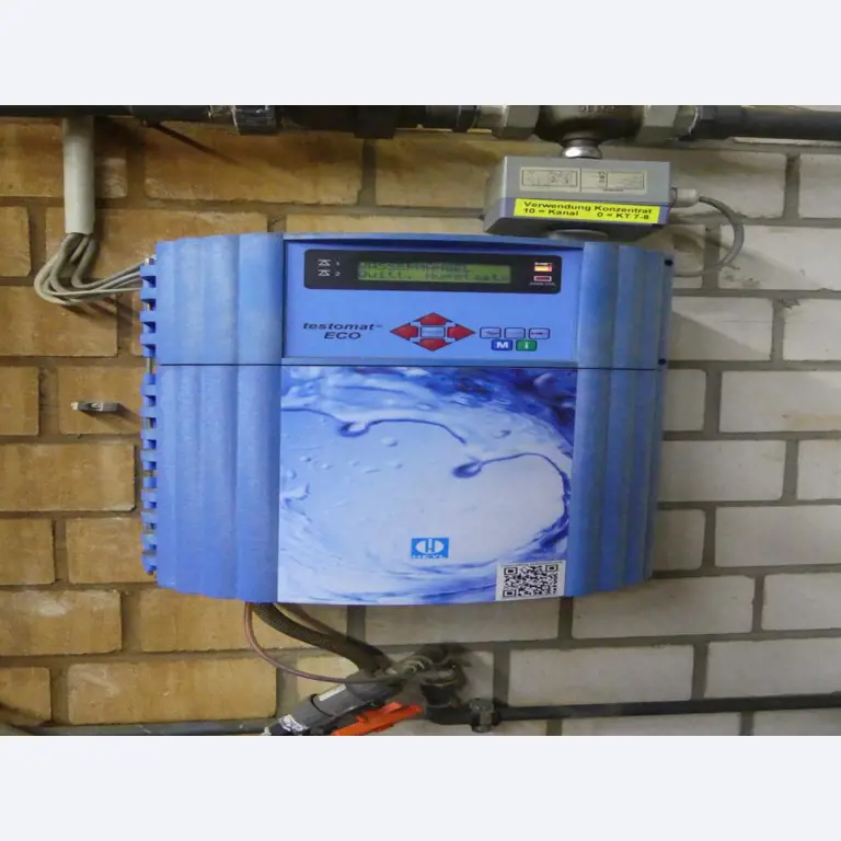 Equipement mécanique et accessoires d'une ancienne imprimerie en héliogravure-3