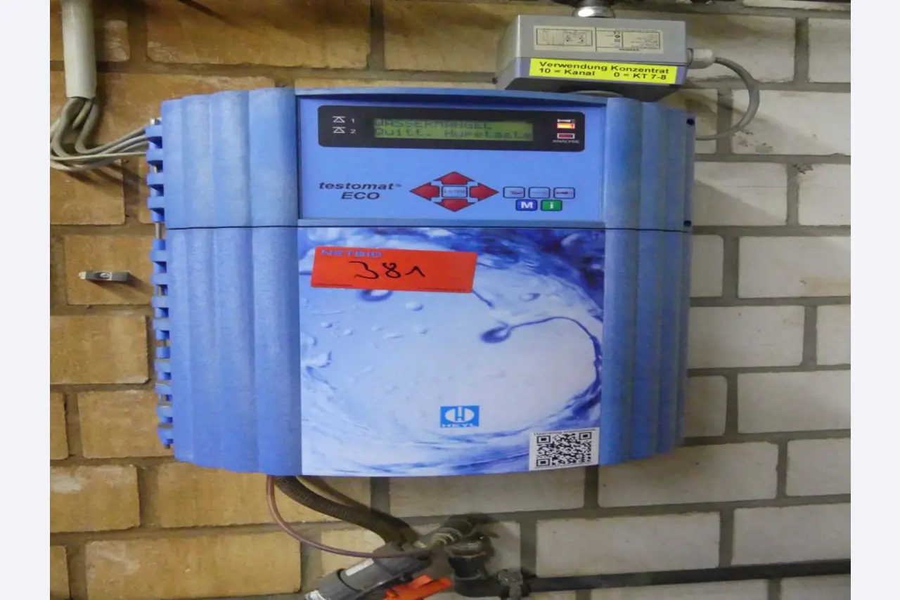 Equipement mécanique et accessoires d'une ancienne imprimerie en héliogravure-4