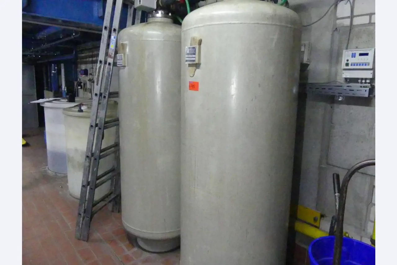 Equipement mécanique et accessoires d'une ancienne imprimerie en héliogravure-1