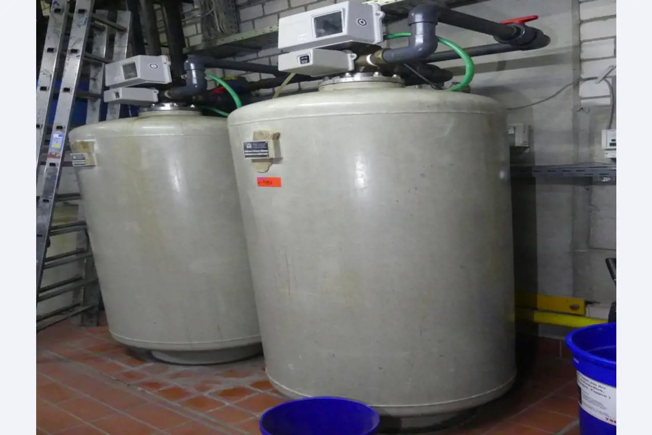 Equipement mécanique et accessoires d'une ancienne imprimerie en héliogravure-2