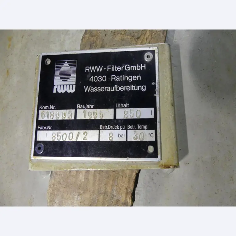 Equipement mécanique et accessoires d'une ancienne imprimerie en héliogravure-3