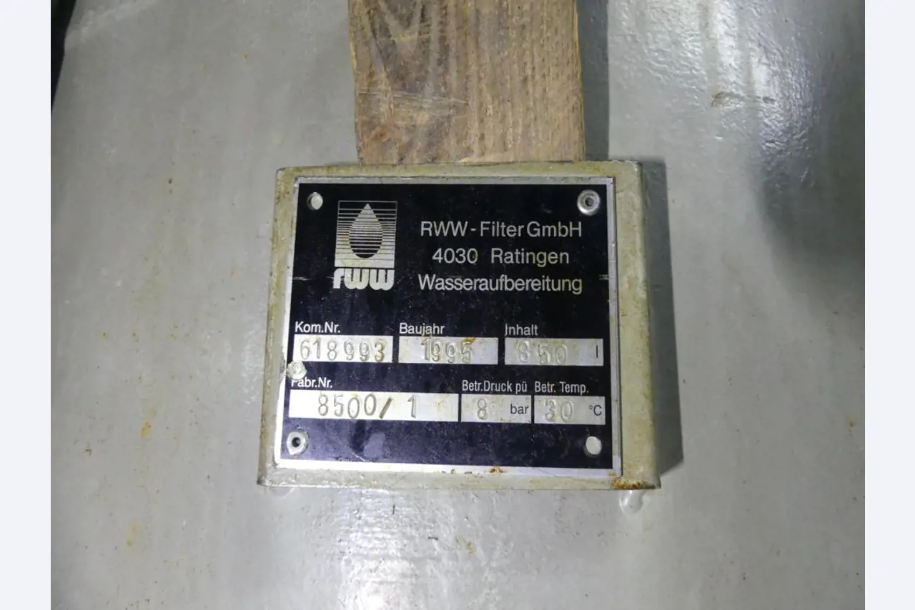 Equipement mécanique et accessoires d'une ancienne imprimerie en héliogravure-4