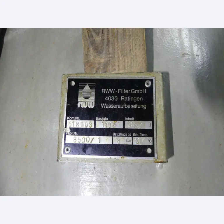 Equipement mécanique et accessoires d'une ancienne imprimerie en héliogravure-4