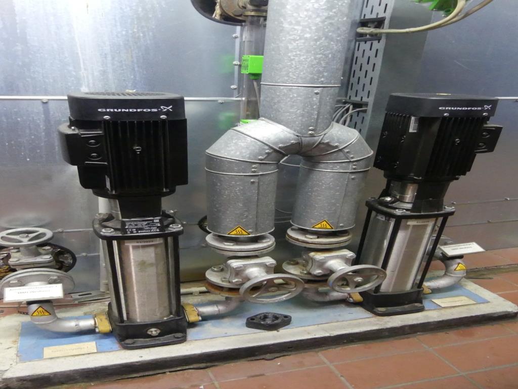 Maquinaria y accesorios de una antigua imprenta de huecograbado-3