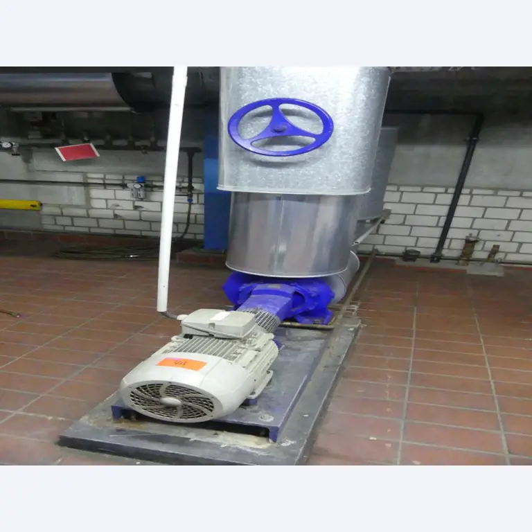 Equipement mécanique et accessoires d'une ancienne imprimerie en héliogravure-1