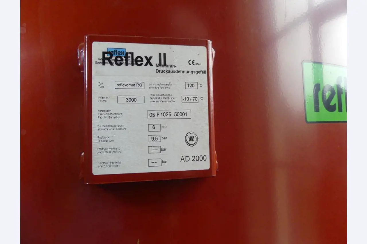 Maquinaria y accesorios de una antigua imprenta de huecograbado-3