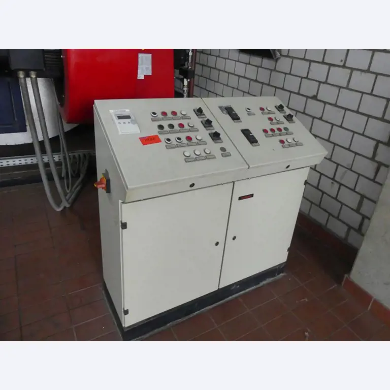 Equipement mécanique et accessoires d'une ancienne imprimerie en héliogravure-2