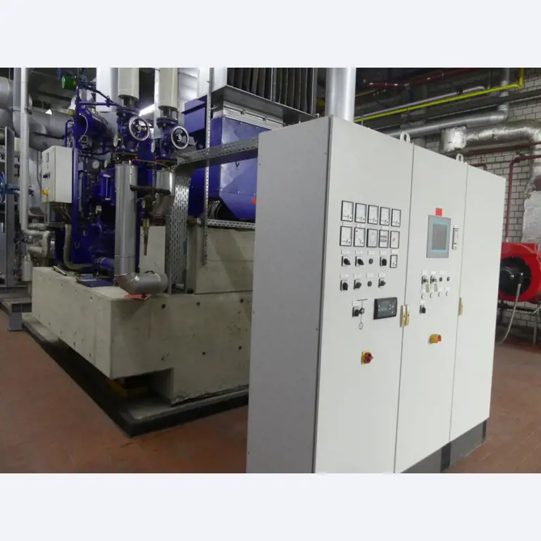 Equipement mécanique et accessoires d'une ancienne imprimerie en héliogravure-14