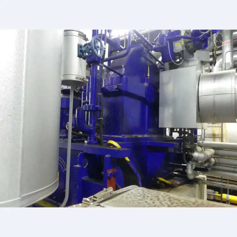 Equipement mécanique et accessoires d'une ancienne imprimerie en héliogravure-3