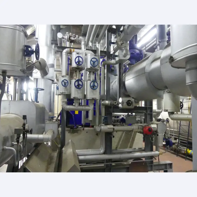 Equipement mécanique et accessoires d'une ancienne imprimerie en héliogravure-4