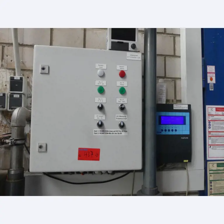 Maquinaria y accesorios de una antigua imprenta de huecograbado-10