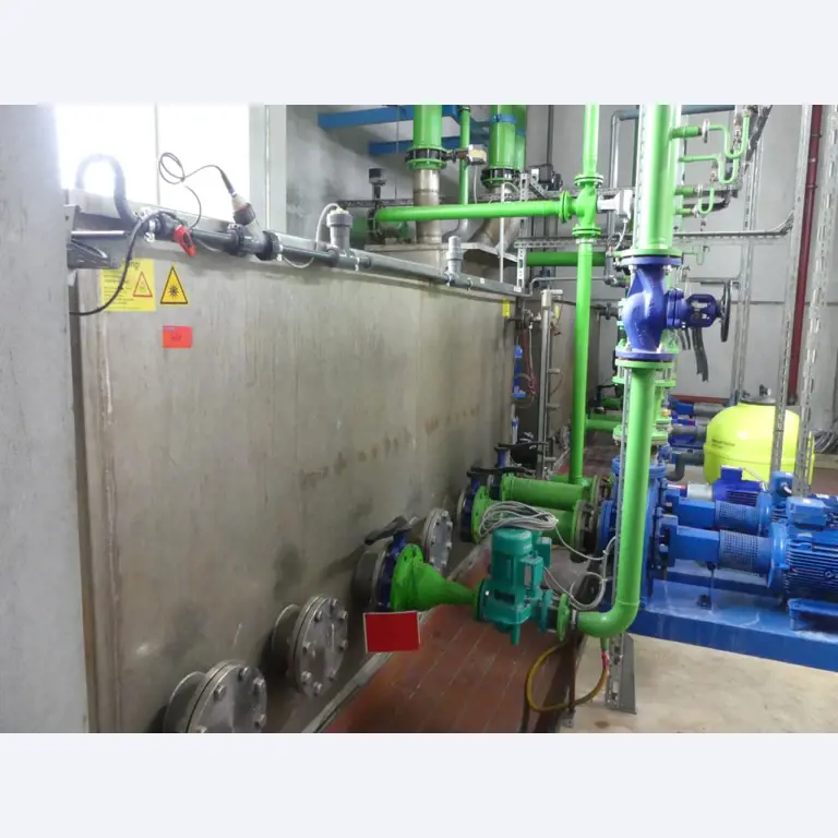 Maquinaria y accesorios de una antigua imprenta de huecograbado-1