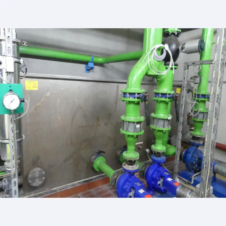 Maquinaria y accesorios de una antigua imprenta de huecograbado-6