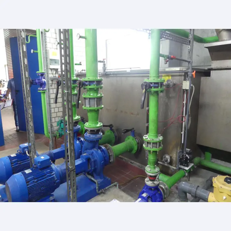 Maquinaria y accesorios de una antigua imprenta de huecograbado-8