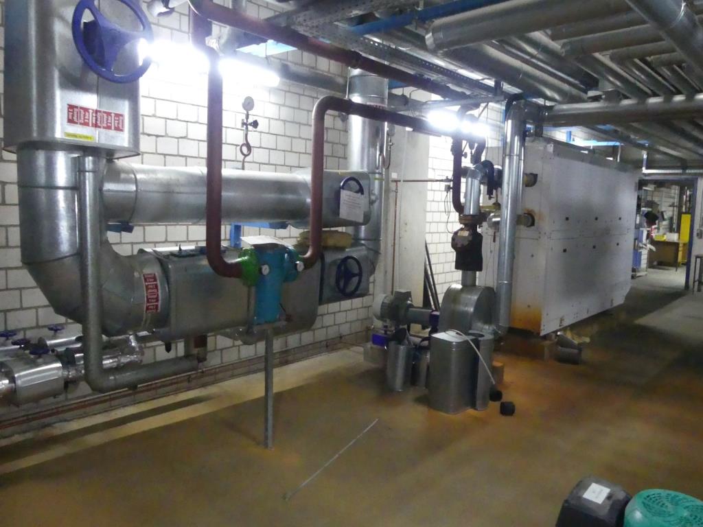 Maquinaria y accesorios de una antigua imprenta de huecograbado-6