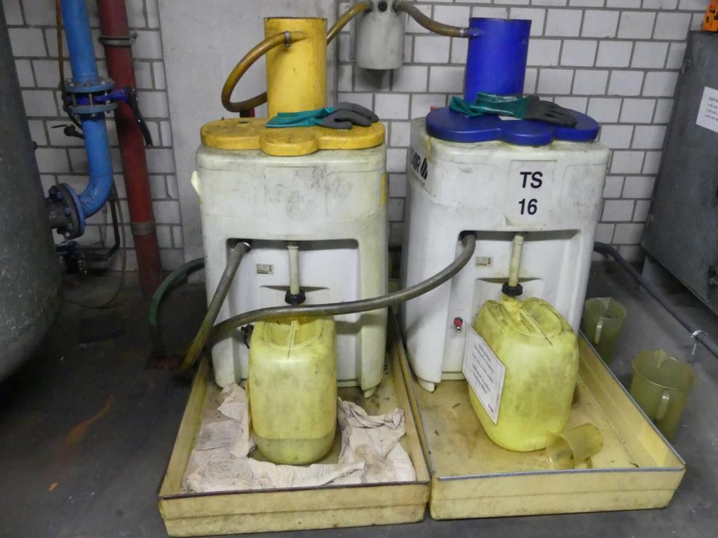 Maquinaria y accesorios de una antigua imprenta de huecograbado-12